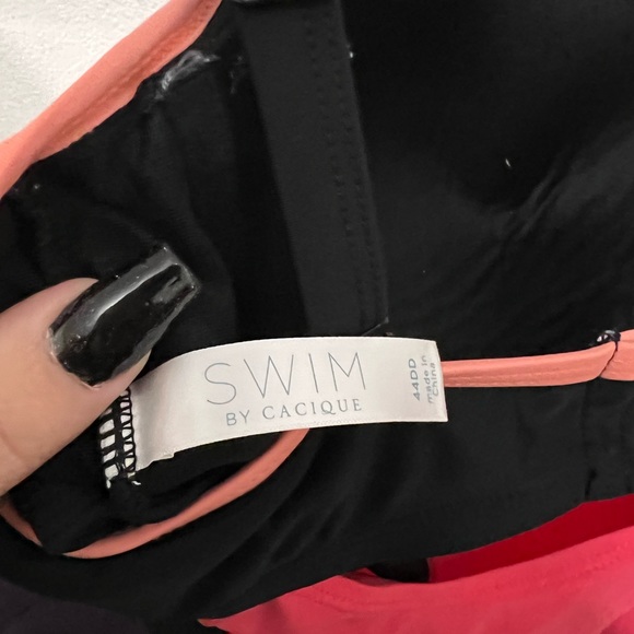 Like new built  in bra underwire cacique lane Bryant tankini. Top only 44dd - Picture 3 of 3